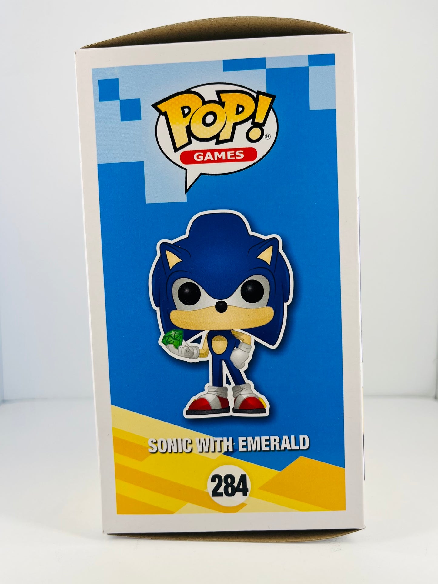 Funko Pop! - Sonic with Emerald - Sonic The Headgehog - #284