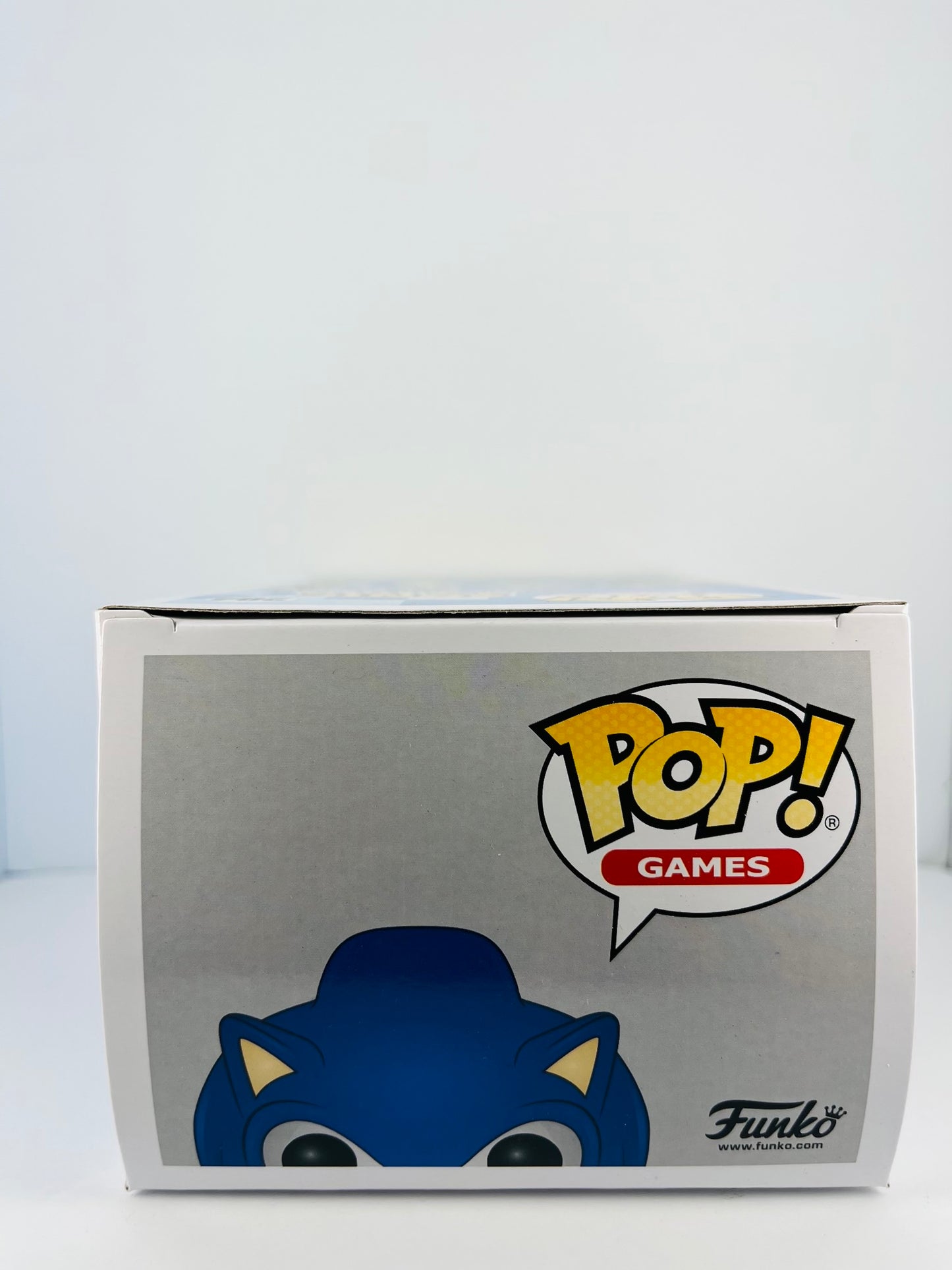 Funko Pop! - Sonic with Emerald - Sonic The Headgehog - #284